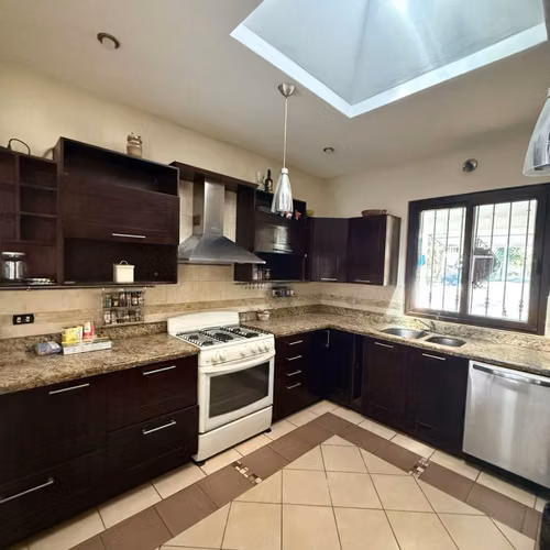 VENDO CASA DE 1 NIVEL EN JARDINES DE SAN ISIDRO, zona 16 - Imagen 4