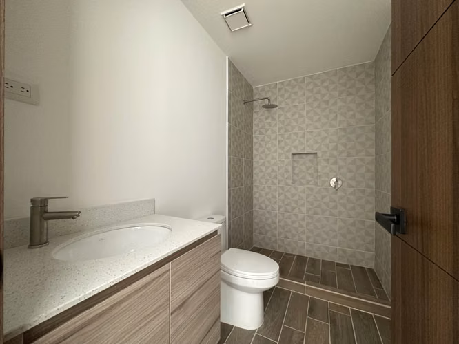 APARTAMENTO EN RENTA EN ZONA 14 CON PATIO - VILA CATORCE - Imagen 7