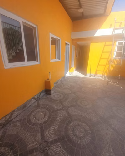 ¡INVIERTE Y GENERA el 6% ROI ANUAL!  Casa con Locales Comerciales en Bulevar Sur, San Cristóbal - Imagen 4