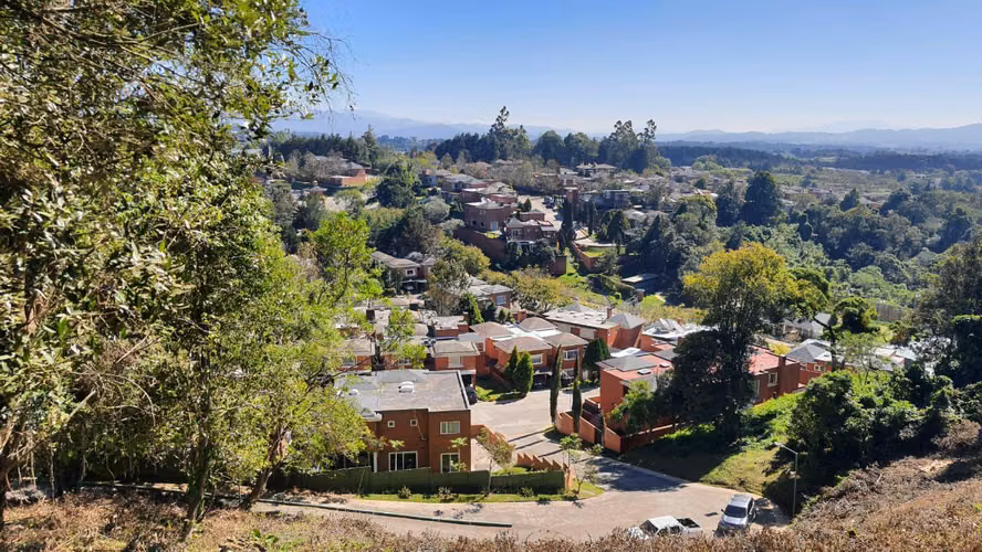 VENDO TERRENOS EN COLINAS DE CASTEL KM 20 CAES