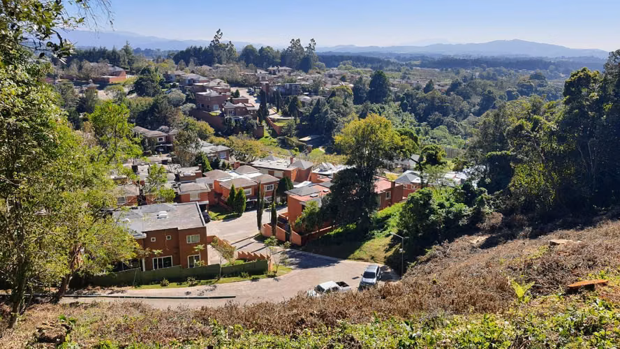 VENDO TERRENOS EN COLINAS DE CASTEL KM 20 CAES - Imagen 3