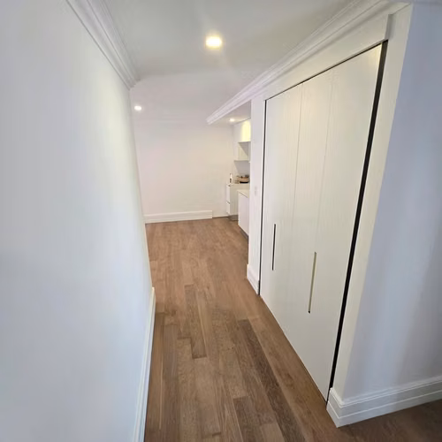 LINDO APARTAMENTO EN RENTA EN ZONA 5 EDIFICIO CENTRICO - Miniatura 4