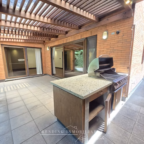 Casa en renta zona 10 condominio La Joya de 4 habitaciones + 2 estudios - Imagen 7