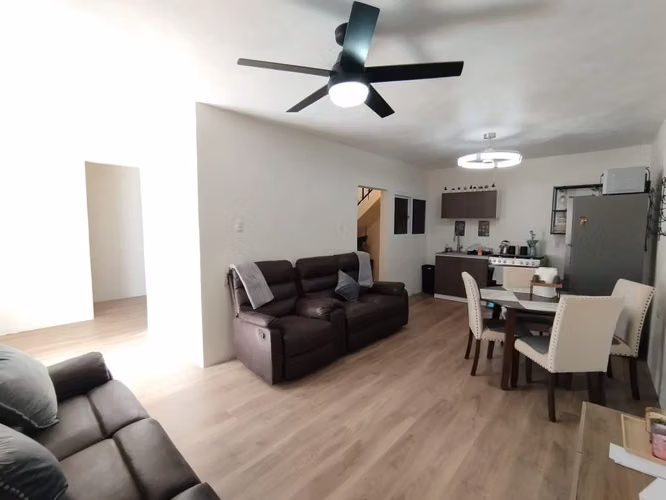 CASA EN VENTA EN ZONA 6 COLONIA SAN RAFAEL - Miniatura 2