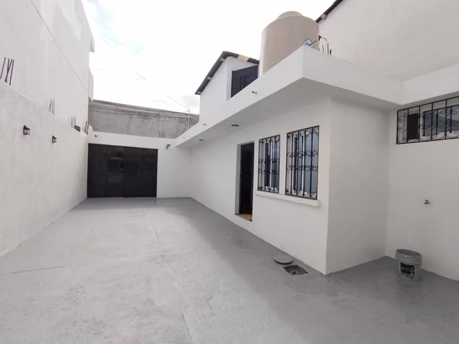 LINDA CASA EN VENTA EN ZONA 6 COLONIA SAN RAFAEL - Miniatura 7