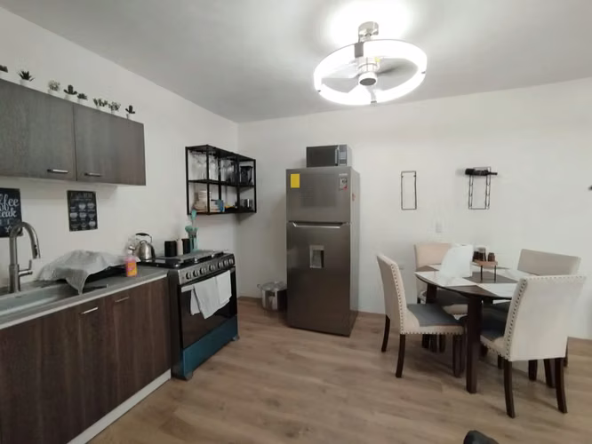 LINDA CASA EN VENTA EN ZONA 6 COLONIA SAN RAFAEL - Miniatura 3