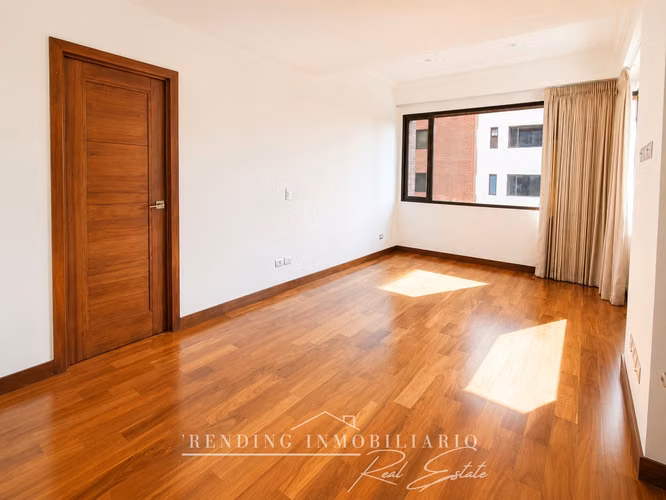 Apartamento en renta zona 14 Edificio Noguchi de 3 habitaciones + 3 parqueos
