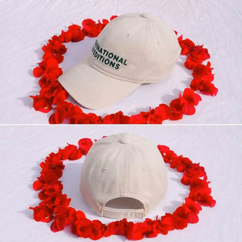 GORRA INTERNATIONAL EXPEDITIONS - EDICIÓN BLANCO/HUESO