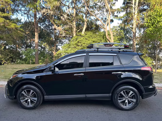 TOYOTA RAV4 ADVENTURE 4X4 2018 - todas sus bolsas, sin óxido, recién ingreso. - Imagen 8