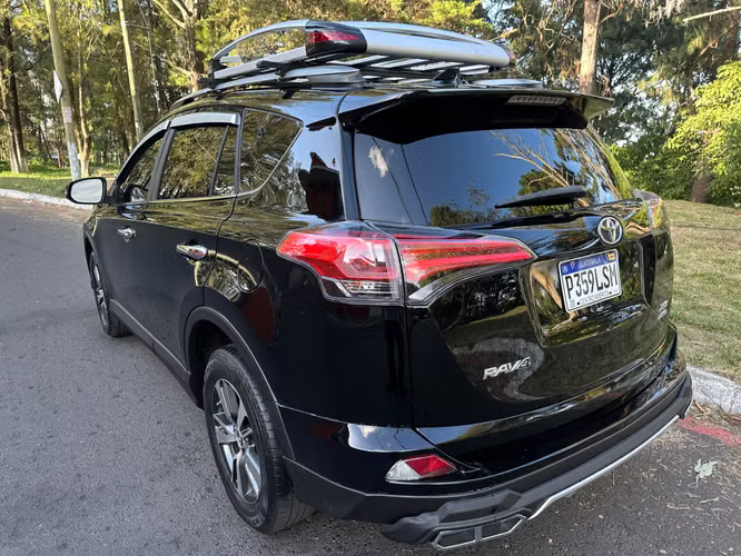 TOYOTA RAV4 ADVENTURE 4X4 2018 - todas sus bolsas, sin óxido, recién ingreso. - Imagen 2