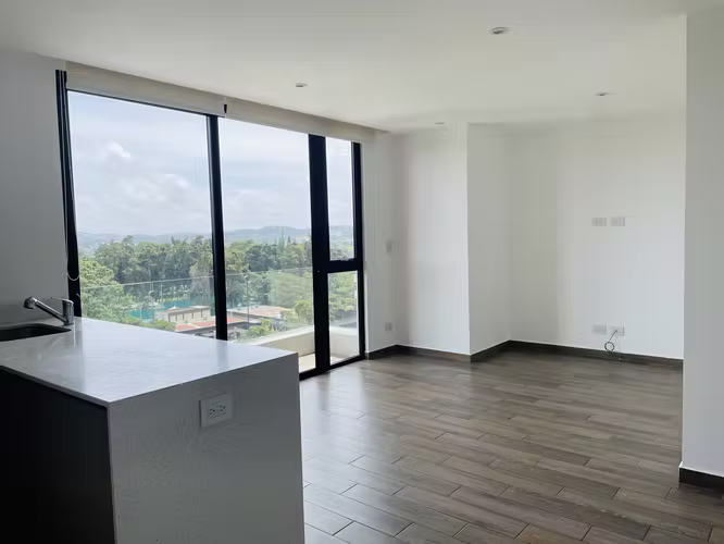 Apartamento de 2 Habitaciones en zona 15 - Image 1