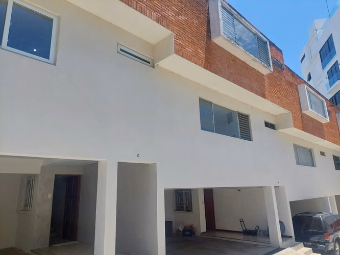 Alquiler de casa en zona 15 Vista Hermosa I ideal para oficinas - Imagen 2