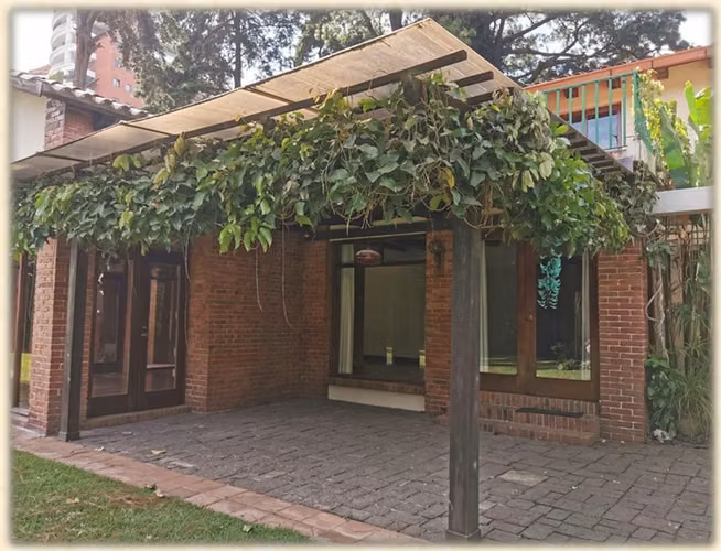 ALQUILO CASA ZONA 14 AMPLIA EN UBICACIÓN INMEJORABLE - Miniatura 8