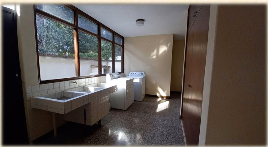 ALQUILO CASA ZONA 14 AMPLIA EN UBICACIÓN INMEJORABLE - Miniatura 7