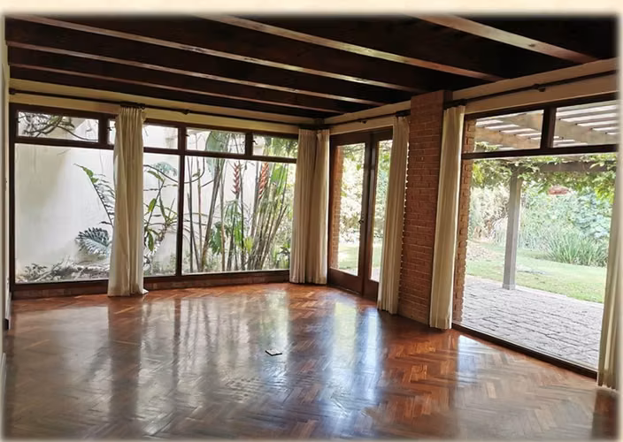 ALQUILO CASA ZONA 14 AMPLIA EN UBICACIÓN INMEJORABLE - Miniatura 3
