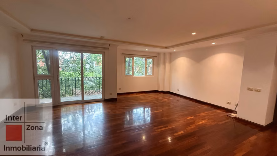 Apartamento de 2 habitaciones con habitación de servicio, Cayala. Zona 16