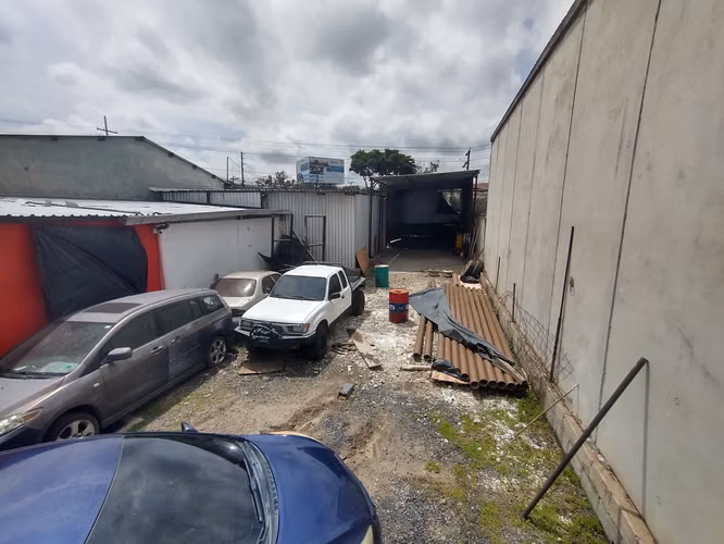 ALQUILO : Bodega de 460 Mts en Ubicacion estrategica z. 12 , Av. Petapa - Imagen 5
