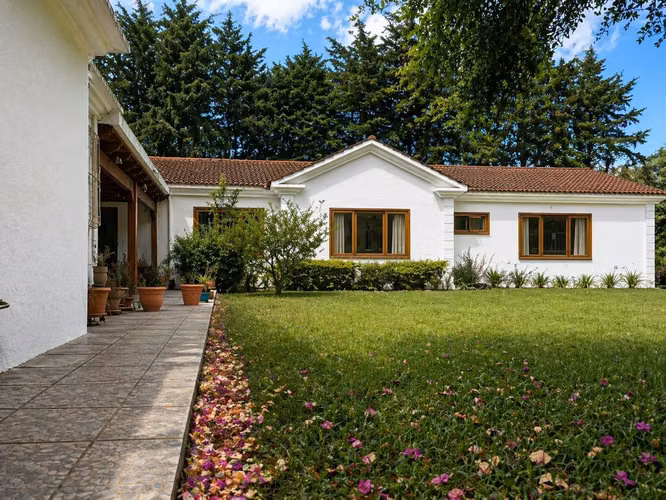 LINDA CASA EN VENTA EN CASA & CAMPO, 2500 V2 , KM.23.5 CAES