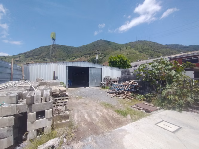 ALQUILO : Bodega de 700 M2 dentro de Garita en sector de AMATITLAN - Imagen 6
