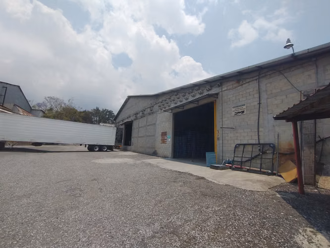 ALQUILO : AMPLIA BODEGA de 6,000 M2 en Villa Nueva a pocos Metros de CA-9 - Imagen 2