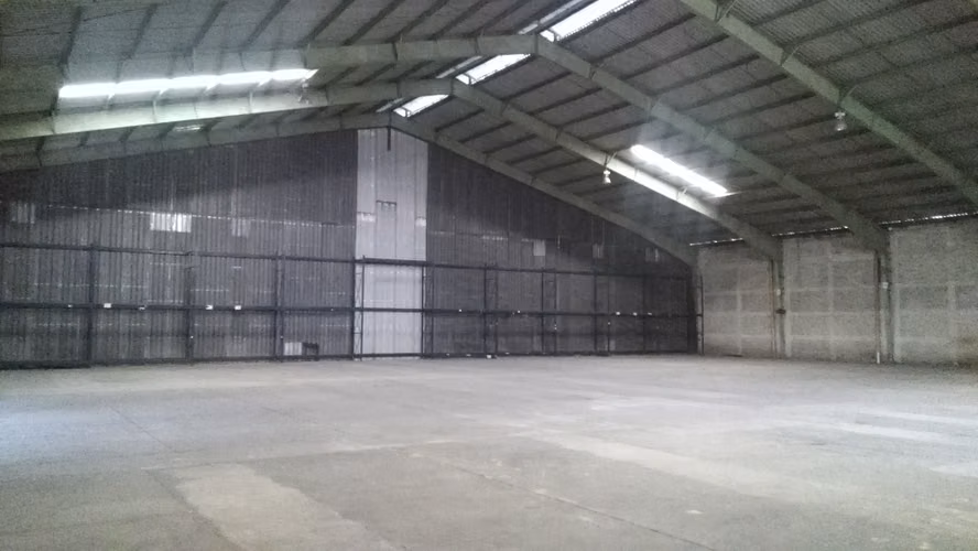ALQUILO : AMPLIA BODEGA de 6,000 M2 en Villa Nueva a pocos Metros de CA-9 - Imagen 7