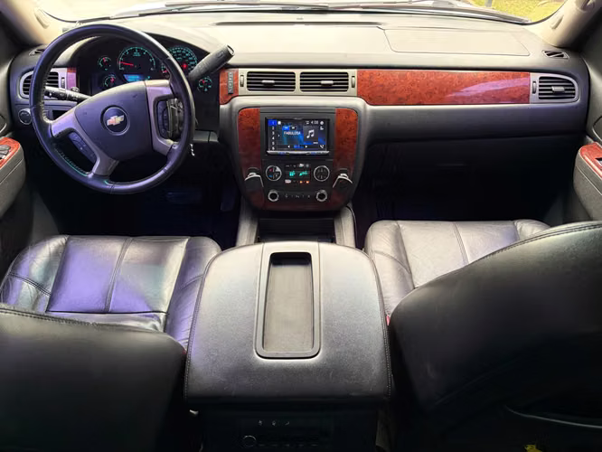 Chevrolet Suburban LT Importado Modelo 2011 - Imagen 16
