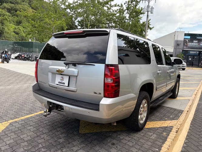 Chevrolet Suburban LT Importado Modelo 2011 - Imagen 3
