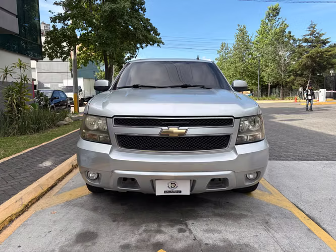 Chevrolet Suburban LT Importado Modelo 2011 - Imagen 8