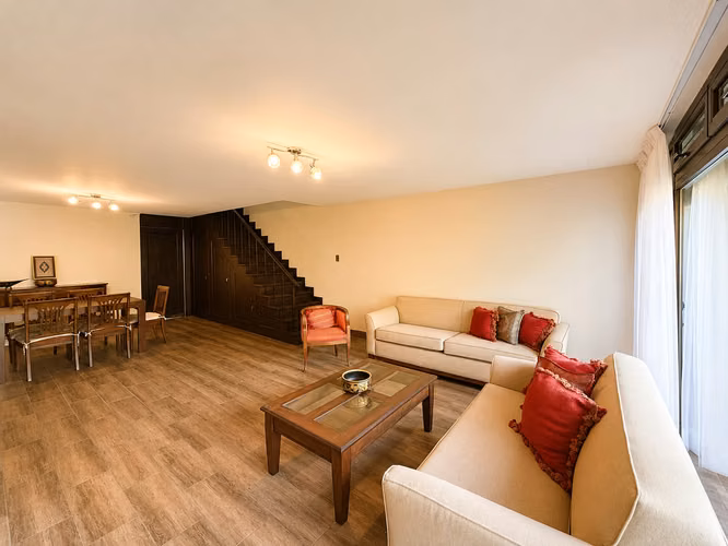 RENTA DE APTO. TIPO TOWNHOUSE DENTRO DE EL JARDIN, ZONA 10 - Imagen 9