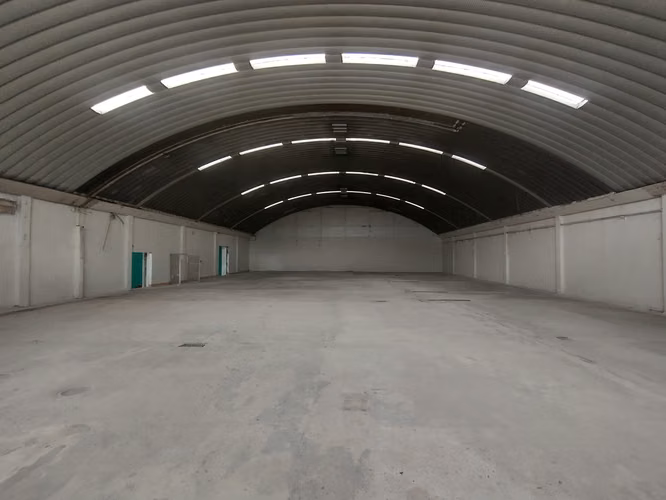 ALQUILO : BODEGA de espacios Amplios y buena Ubicacion en z.2 de Mixco - Imagen 3