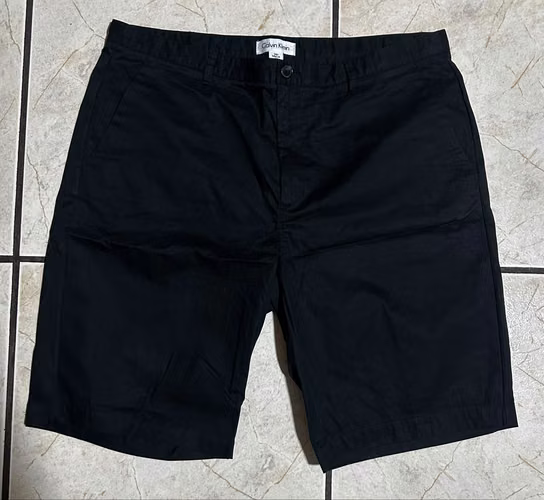 Short - Marca: Calvin Klein - Nuevo - Original - Color: Negro - Talla: 36