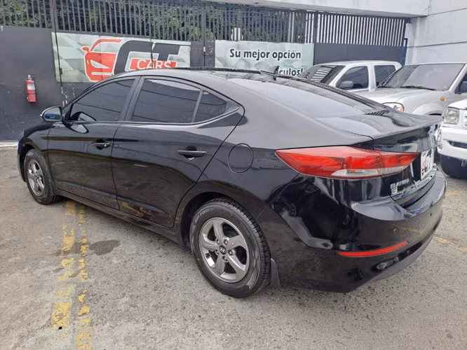 Hyundai Elantra Gl 2018 Mecánico de Agencia Un Dueño Bien Cuidado Súper Económico - Imagen 4