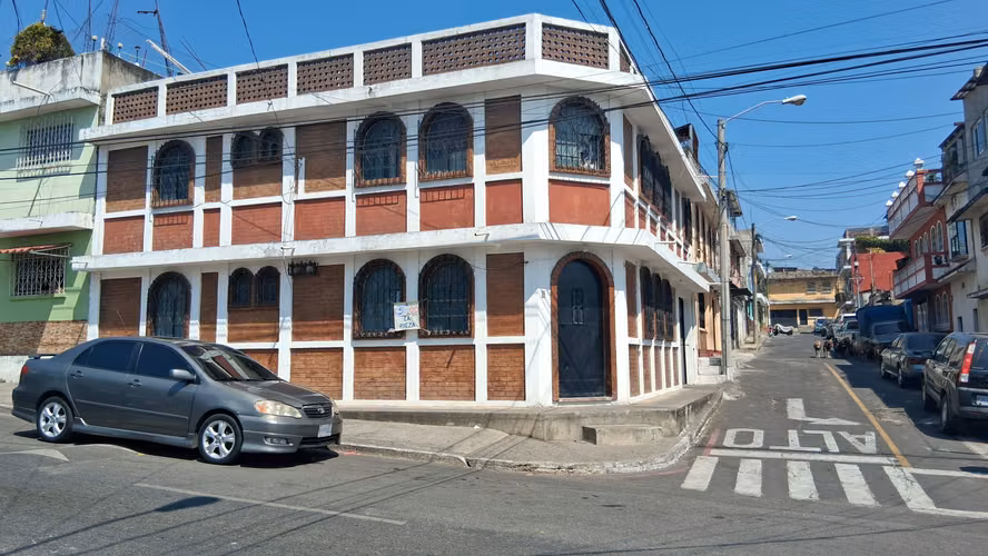 CASA EN VENTA EN GUAJITOS ZONA 21