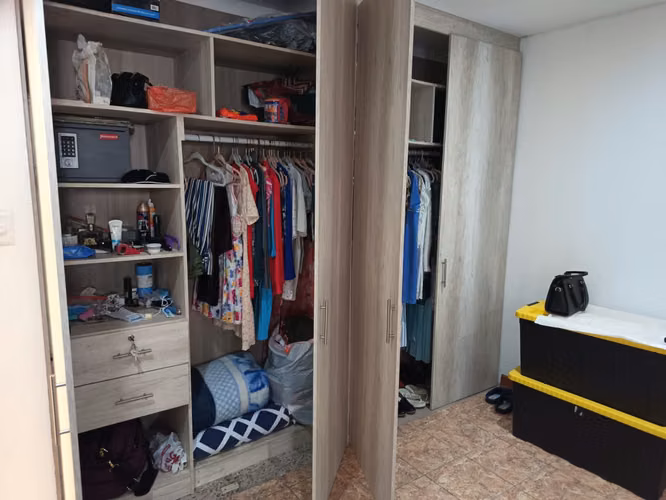 VENDO BONITA Y SEGURA CASA EN ZONA 6 BARRIO SAN ANTONIO - Imagen 5