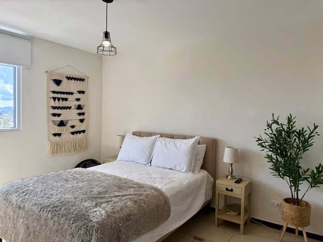 APARTAMENTO AMUEBLADO EN RENTA EN ZONA 11, PARQUE SAN JORGE - Imagen 7