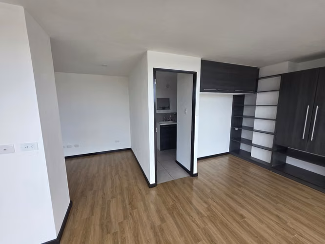 LINDO APARTAMENTO EN RENTA EN EDIFICIO 7-47 ZONA 4 - Imagen 5