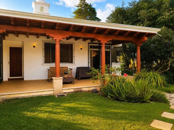Casa de un Nivel | 1,226 Varas² de Terreno | Hacienda San Ángel | San José Pinula - Imagen 2