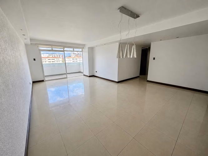 LINDO APARTAMENTO EN RENTA EN VILLAS DE SAN ISIDRO ZONA 16