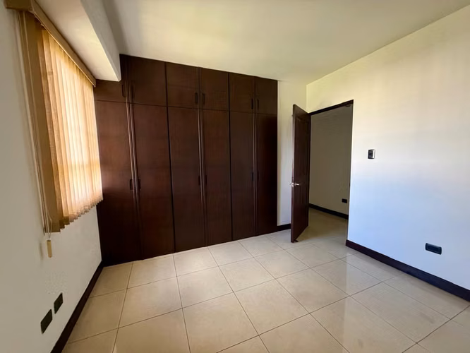 LINDO APARTAMENTO EN RENTA EN VILLAS DE SAN ISIDRO ZONA 16 - Imagen 5