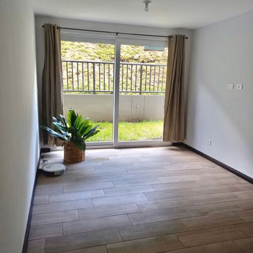 LINDO APARTAMENTO CON JARDIN EN RENTA EN BARI KM 18.5 CAES