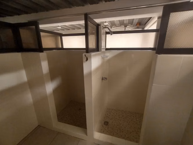 ALQUILO : BELLA Y NUEVA Bodega de 400 M2 en ubicacion estrategica en z. 12 - Imagen 8