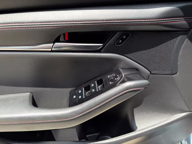 Mazda 3 Preferred Importado Modelo 2024 - Imagen 11