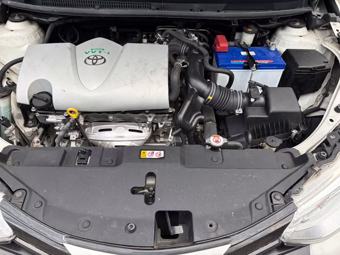 Toyota Yaris E de Agencia Modelo 2023