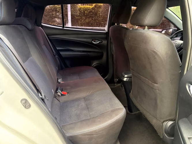 Toyota Yaris E de Agencia Modelo 2023