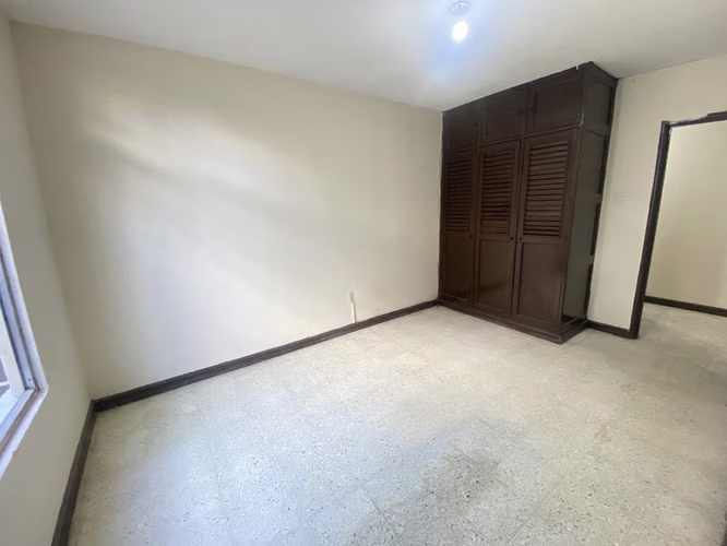 CASA PARA OFICINAS EN ALQUILER EN ZONA 11,  18 PARQUEOS - Imagen 19