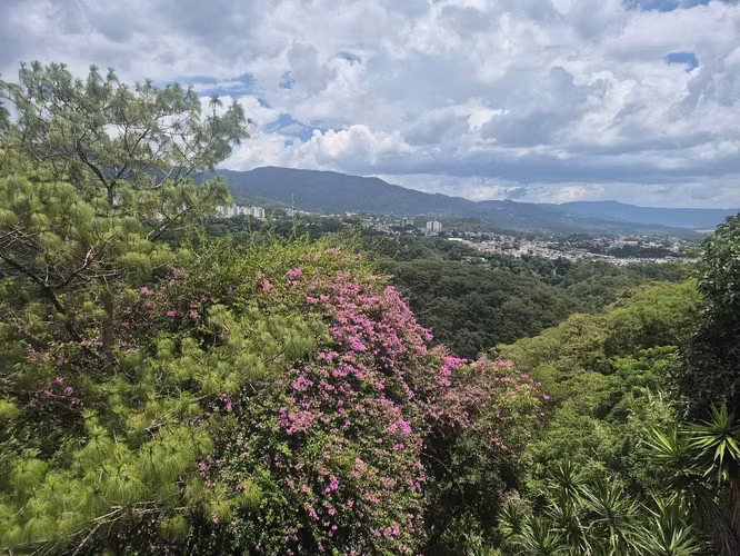VENTA  DE VIVIENDA DENTRO DE CONDOMINIO LA CAÑADA, ZONA 14