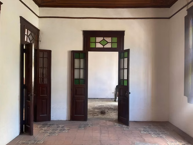 Propiedad Comercial en Zona 1 | 2 Niveles + Terraza | 9 Ambientes | PV - Imagen 10