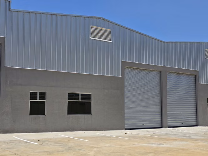 VENDO BODEGA EN PARQUE INDUSTRIAL EN COCALES SUCHI