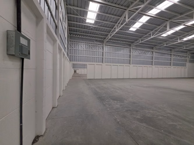 VENDO BODEGA EN PARQUE INDUSTRIAL EN COCALES SUCHI - Imagen 4