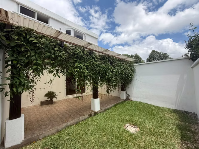 Casa en Condominio Jardines de San Isidro zona 16 - Imagen 2